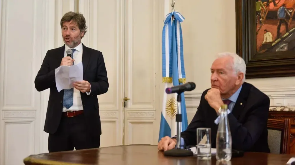 El fiscal Juan Bautista Mahiques junto a su padre Carlos