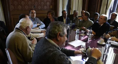 gobierno y el fa buscan deshacer el enredo de la rendicion