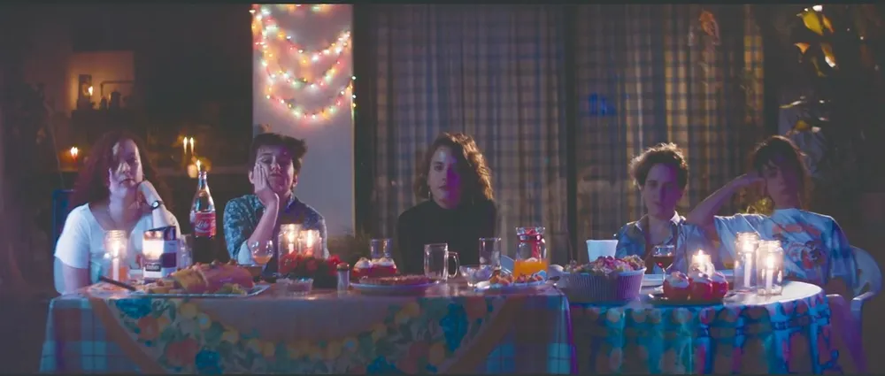 Niña Lobo en el videoclip de Fin de año