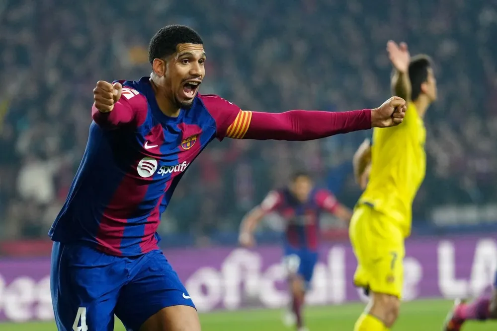 Ronald Araujo no jugará en Barcelona