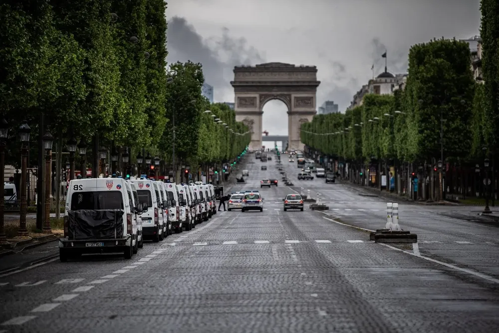 Francia, que volvió a un confinamiento nacional parcial desde el 3 de abril, ha registrado un fuerte aumento de contagios. 