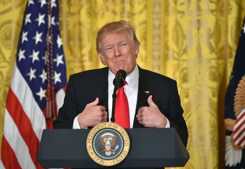 Donald Trump, ayer, en una conferencia de prensa en la que volvió a atacar a la prensa.