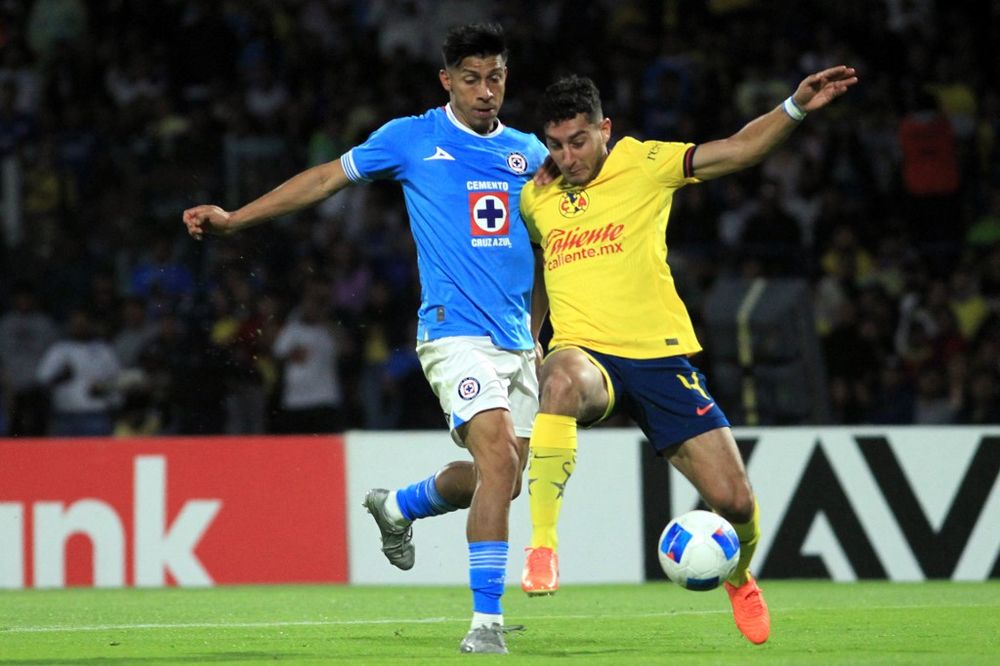 Sebastián Cáceres ante Cruz Azul
