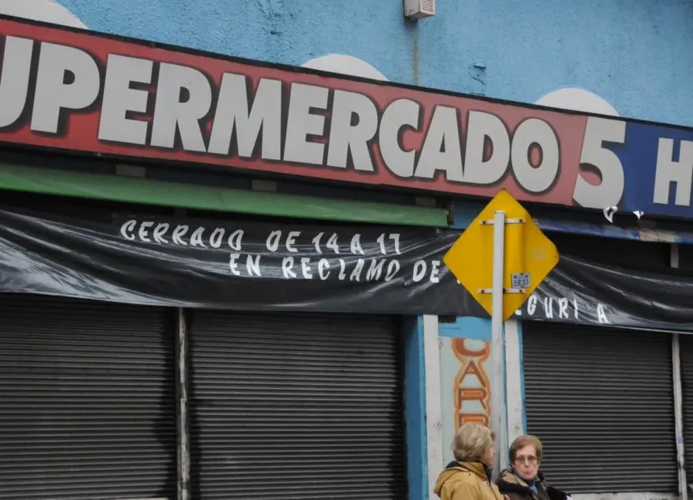 Comercio cerrado en La Aguada