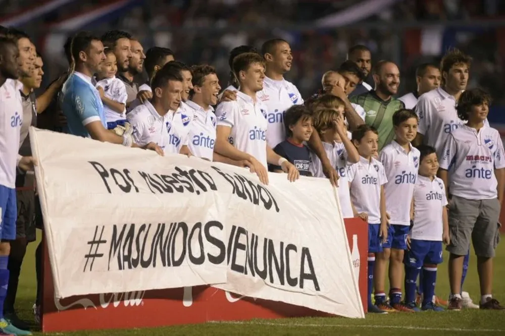 Los jugadores del medio local en una de sus exposiciones.