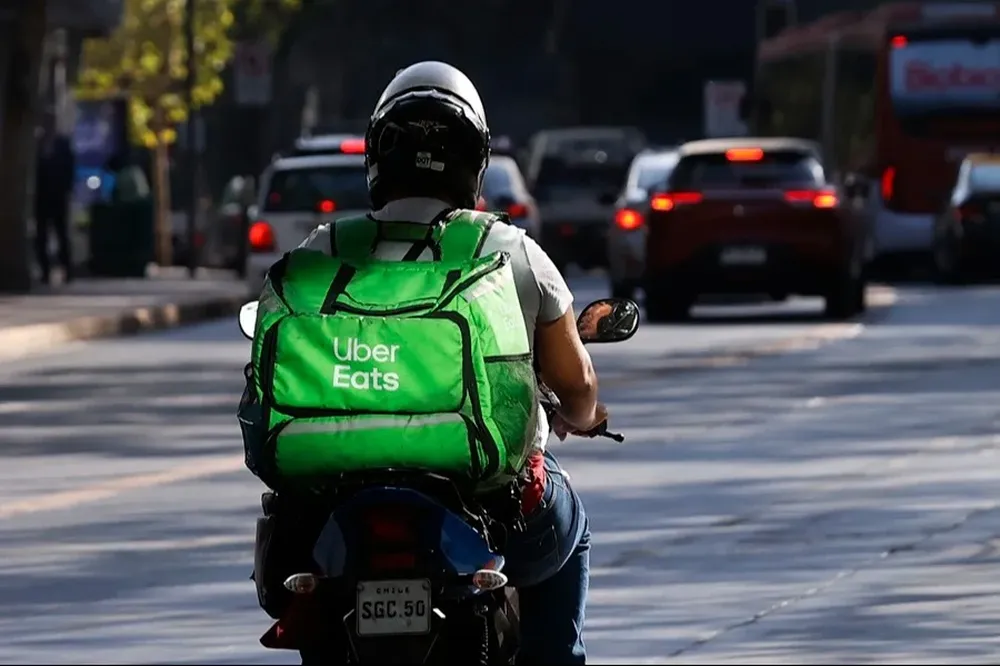 Más de 30 millones de trabajadores de plataforma en Europa son considerados autónomos y no empleados precarizados.