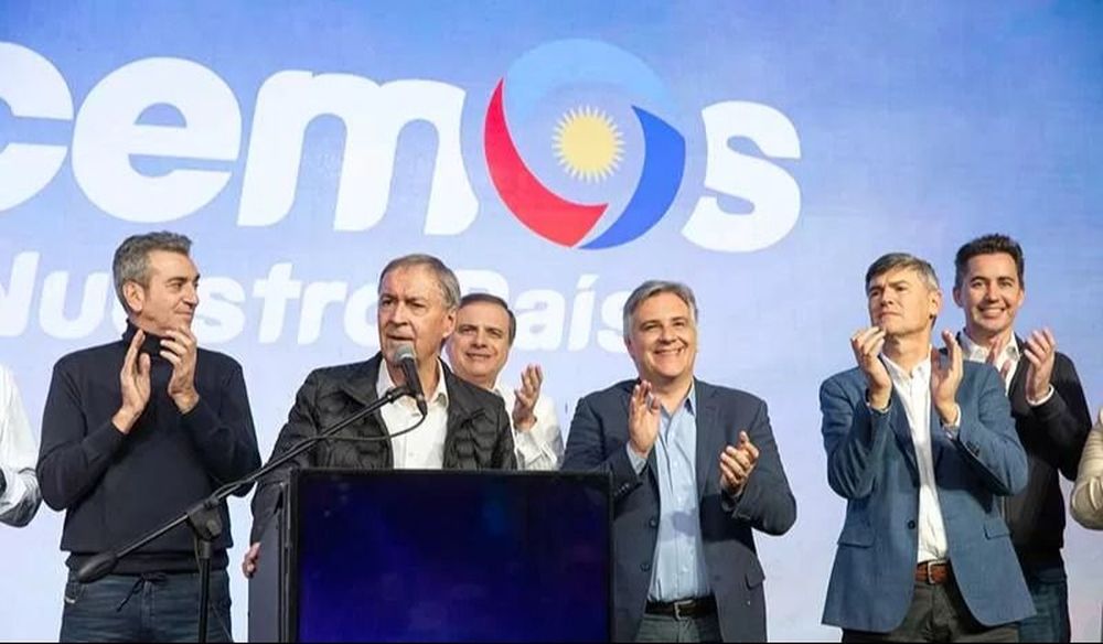 Dos diputados del peronismo disidentes adelantaron que votarán a Massa en el balotaje