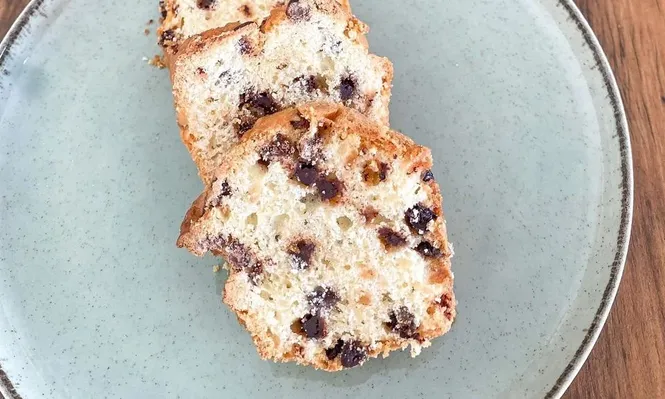 budín de vainilla con chips de chocolate