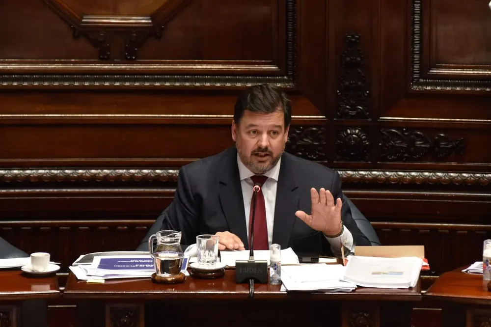 Adrián Peña en el Senado de la República. Archivo