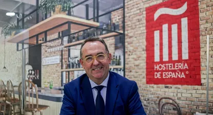 El presidente de la Confederación Empresarial de Hostelería de España, José Luis Yzuel (Archivo)
