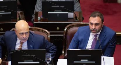 El presidente provisional del Senado, Bartolomé Abdala, y el titular del bloque de LLA, Ezequiel Atauche.