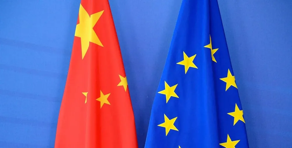 Banderas de la Unión Europea y China