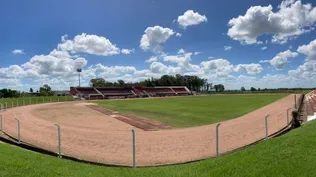 El estadio Centro de Empleados del Comercio de Treinta y Tres, donde quiere ser local Cerro Largo FC en el Apertura 2022
