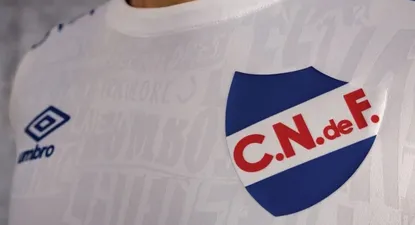 Nacional presentó camiseta: cambia con la transpiración e incluye a la hinchada