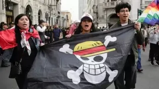 Jóvenes de la Generación Z protestan en Perú con una bandera de la serie de anime japonesa One Piece. Jóvenes de la Generación Z protestan en Perú con una bandera de la serie de anime japonesa One Piece.