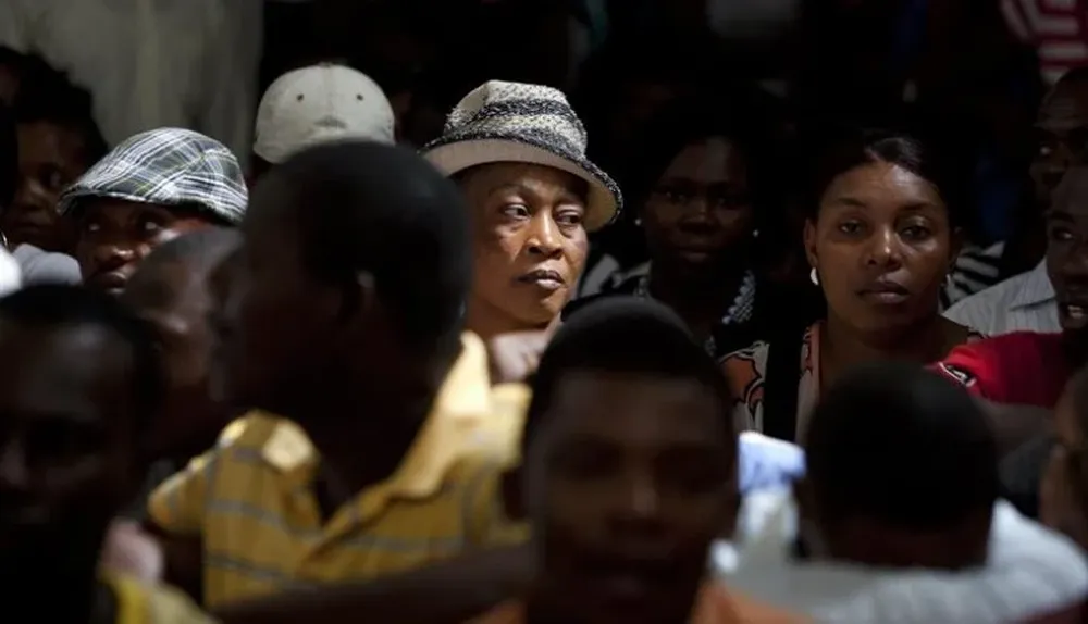 Haitianos en Santo Domingo, República Dominicana, en las oficinas de identificación