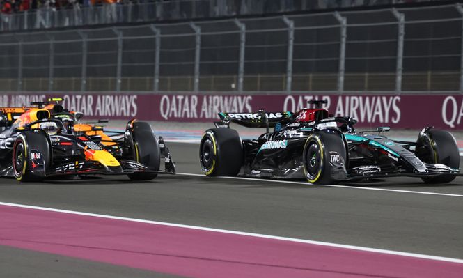 El piloto de Mercedes George Russell y el piloto de Red Bull Racing Max Verstappen, lideraron la partida en Qatar