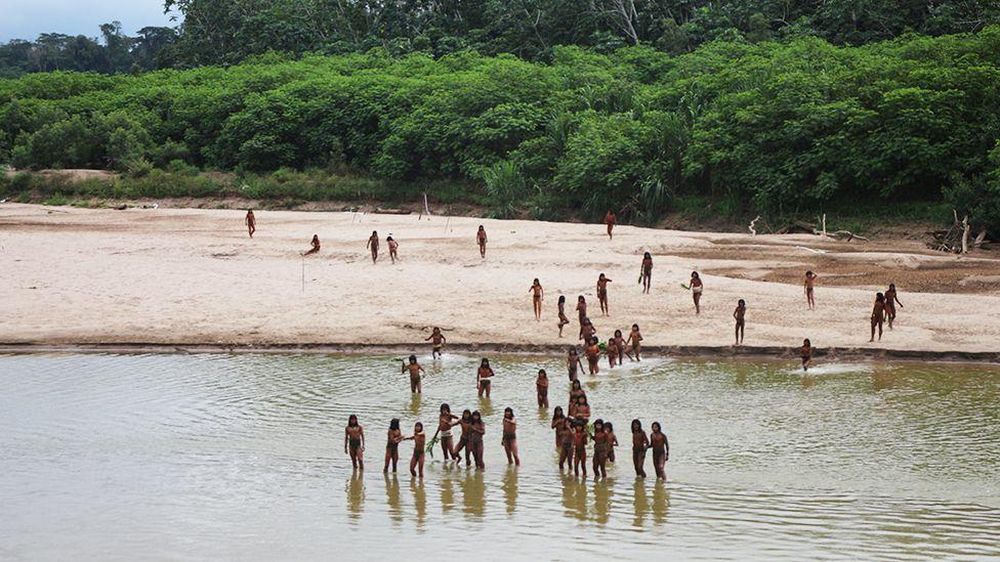 El pueblo mashco piro fotografiado en la provincia de Madre de Dios en Perú en junio de 2024.