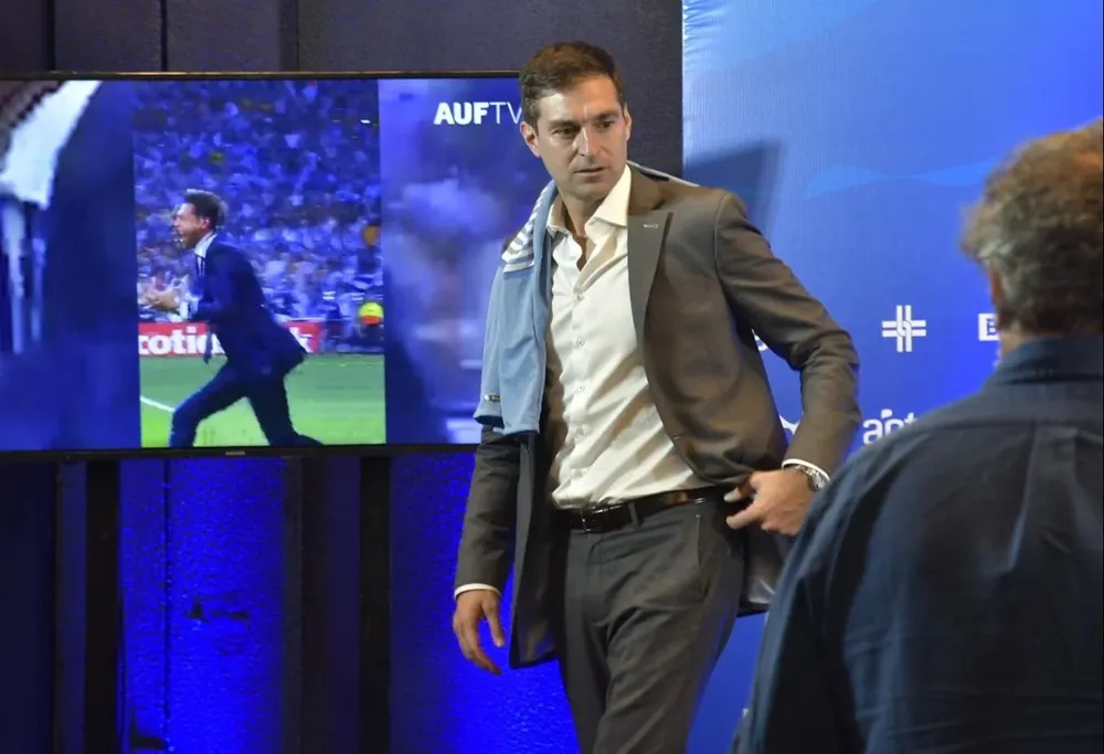 Diego Alonso, entrenador de Uruguay