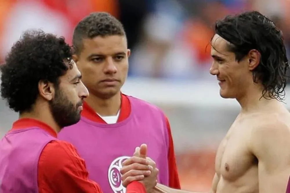 Edinson Cavani y Mohamed Salah se conocieron en el fútbol inglés y se vieron también en el Mundial de Rusia 2018