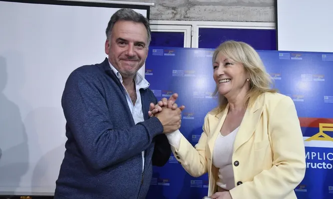 Archivo, Yamandú Orsi y Carolina Cosse