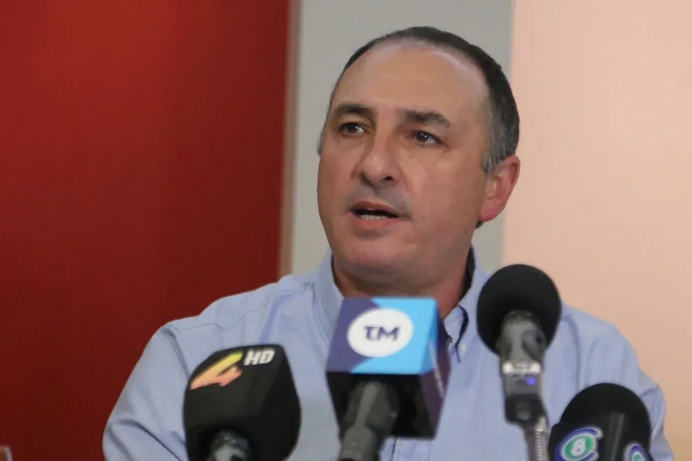 Carlos Albisu, intendente de Salto
