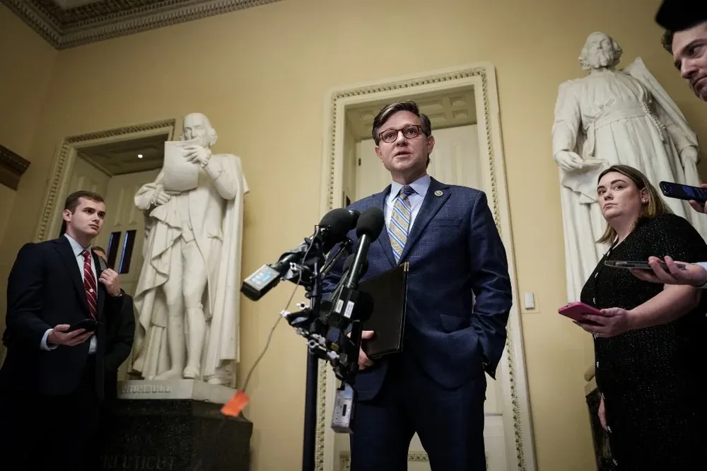 Mike Johnson es un republicano conservador aliado de Trump y abiertamente antiabortista y detractor de la comunidad LGBT+