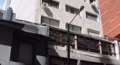 Vista lateral del edificio donde se ubican los ocho monoambientes