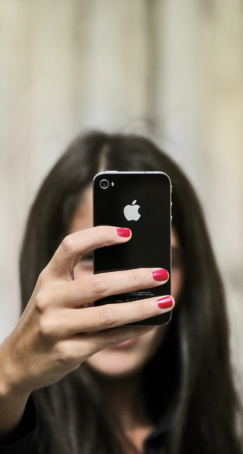 Facetune Está diseñada para que el usuario pueda editar sus retratos “hasta la perfección”. Para eso, pone a disposición herramientas como la de “piel perfecta”, para conseguir un aspecto terso, u otra para remover las marcas de acné, por ejemplo. www.facetuneapp.com (US$ 1,99 para iOS)