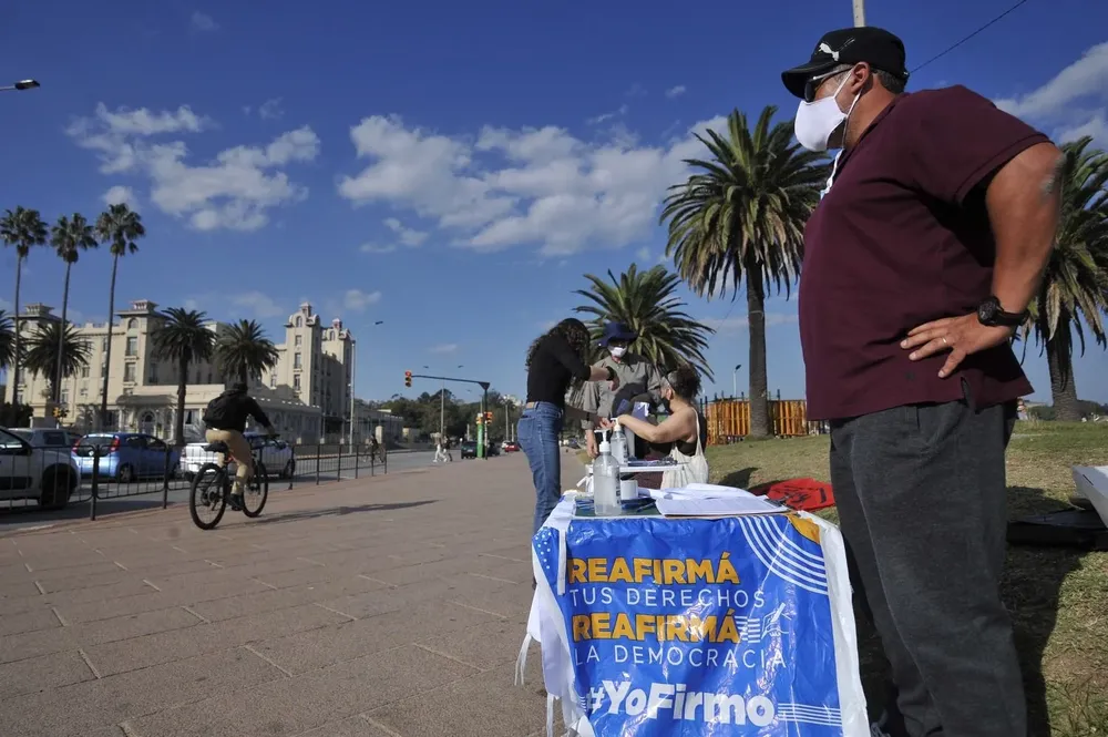 Firmas para habilitar el referéndum contra la LUC