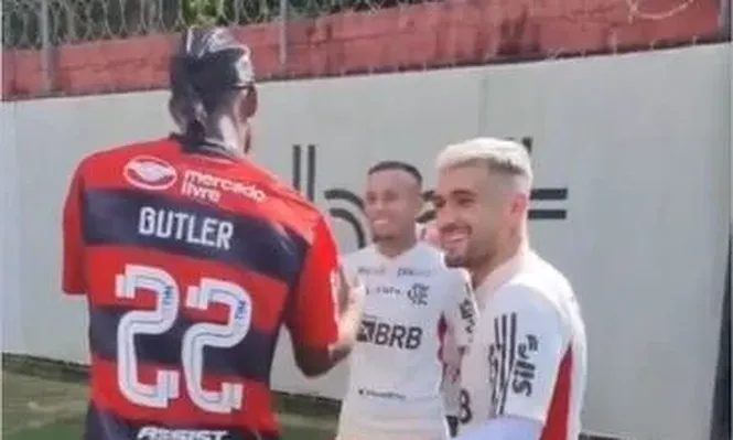 El saludo de De Arrascaeta a Butler