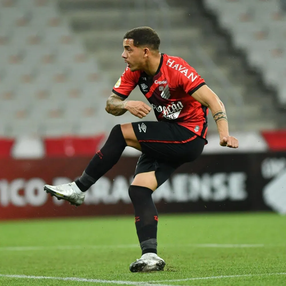 David Terans con su nueva camiseta, la de Athletico Paranaense