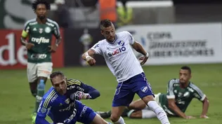 El zaguero y el golero por el camino, gol de López