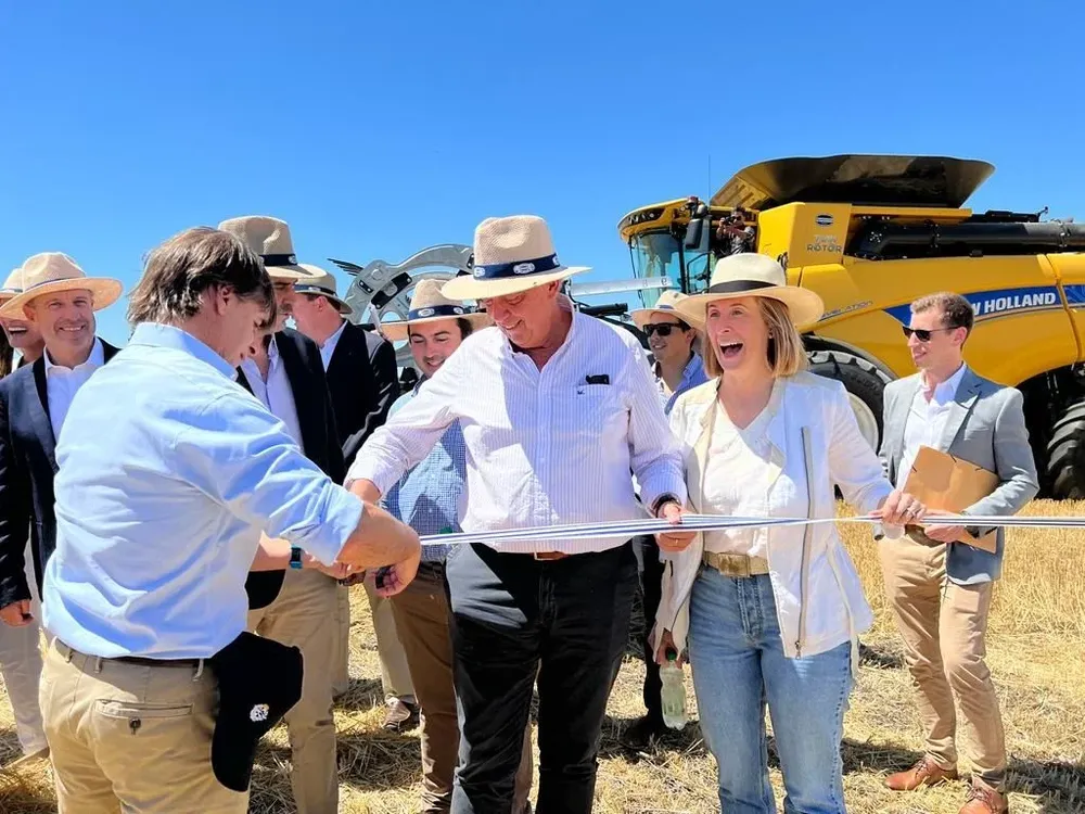 Quedó inaugurada la cosecha de trigo, en Dolores.