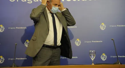 el error de salinas sobre colonia y la broma de lacalle en la conferencia
