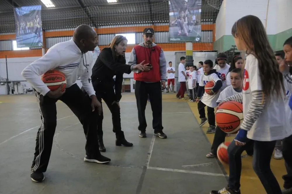 Alex English en Casavalle