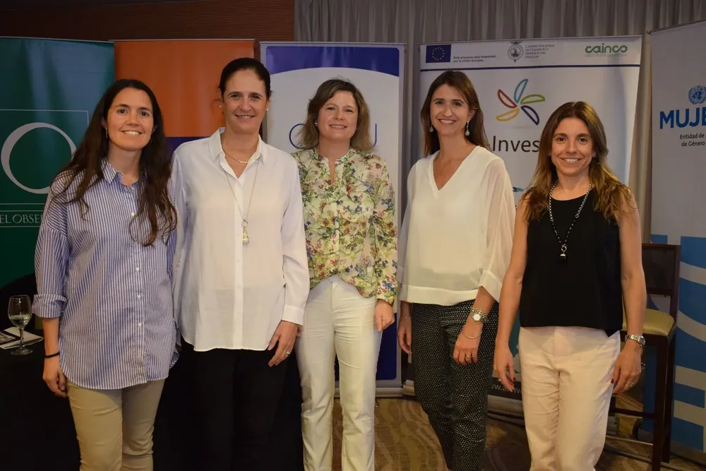 Florencia Lecueder, Elisa Facio, Andrea Belollio, Ana Inés Maranges y Virginia Geninazi