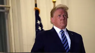 Donald Trump salió caminando del hospital tras recibir tratamiento por covid-19