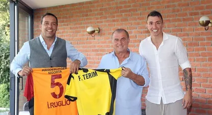 Ignacio Ruglio, Fatih Terim, el técnico de Galatasaray, y el arquero del equipo y de la selección uruguaya, Fernando Muslera / Archivo