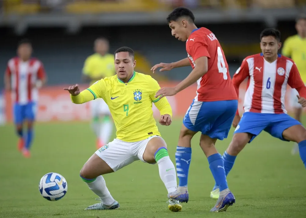 Vitor Roque y Alexis Cantero