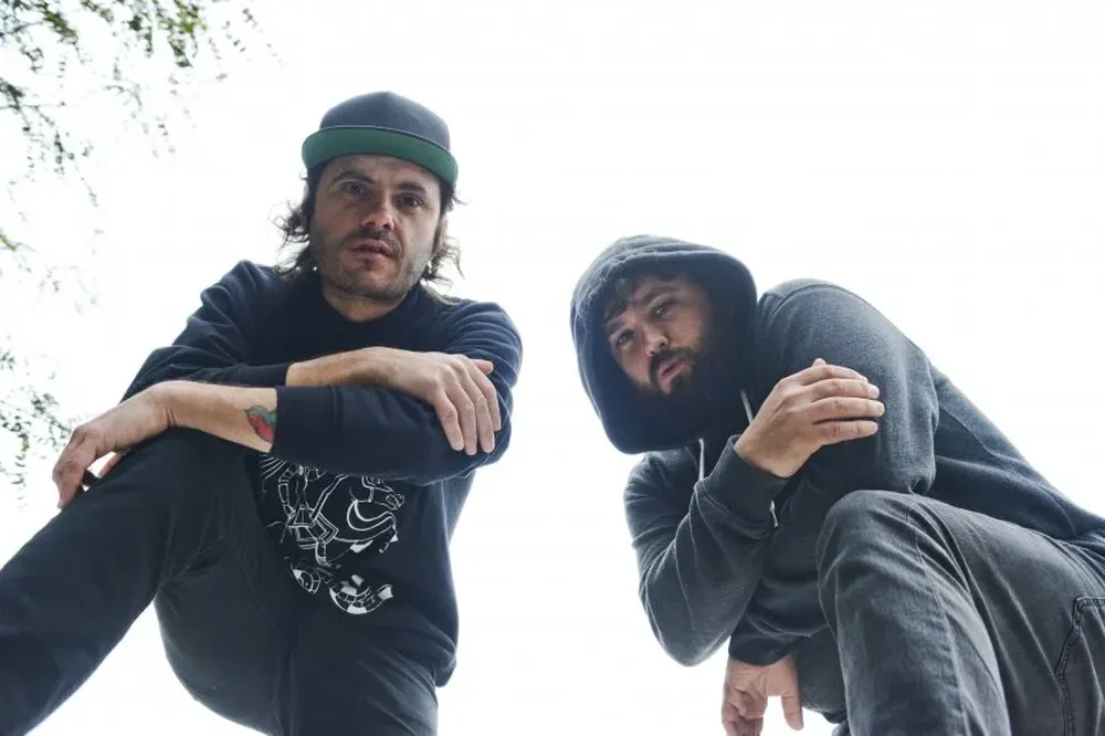 Hablan por la espalda