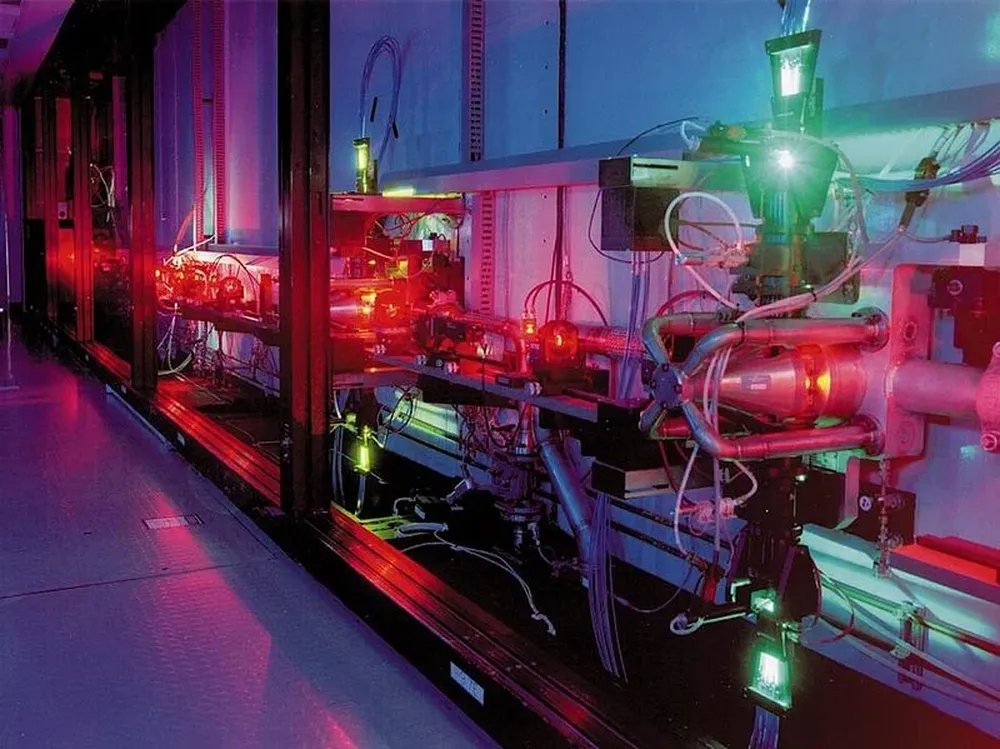 Desde los años 80, varios países han intentado usar el láser para enriquecer uranio sin éxito. En la imagen, el proyecto LIS, del Laboratorio Nacional Lawrence Livermore, del Departamento de Energía de EEUU. Fue abandonado a finales de los 90