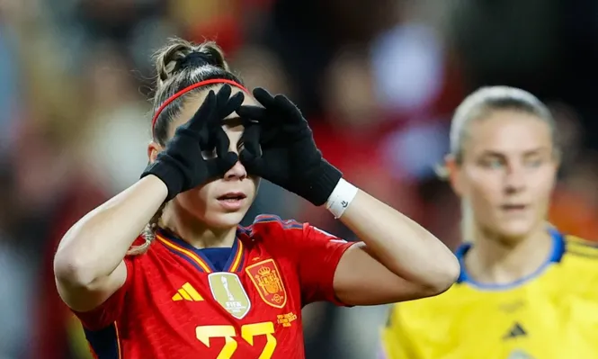 España cierra el año con un triunfo.