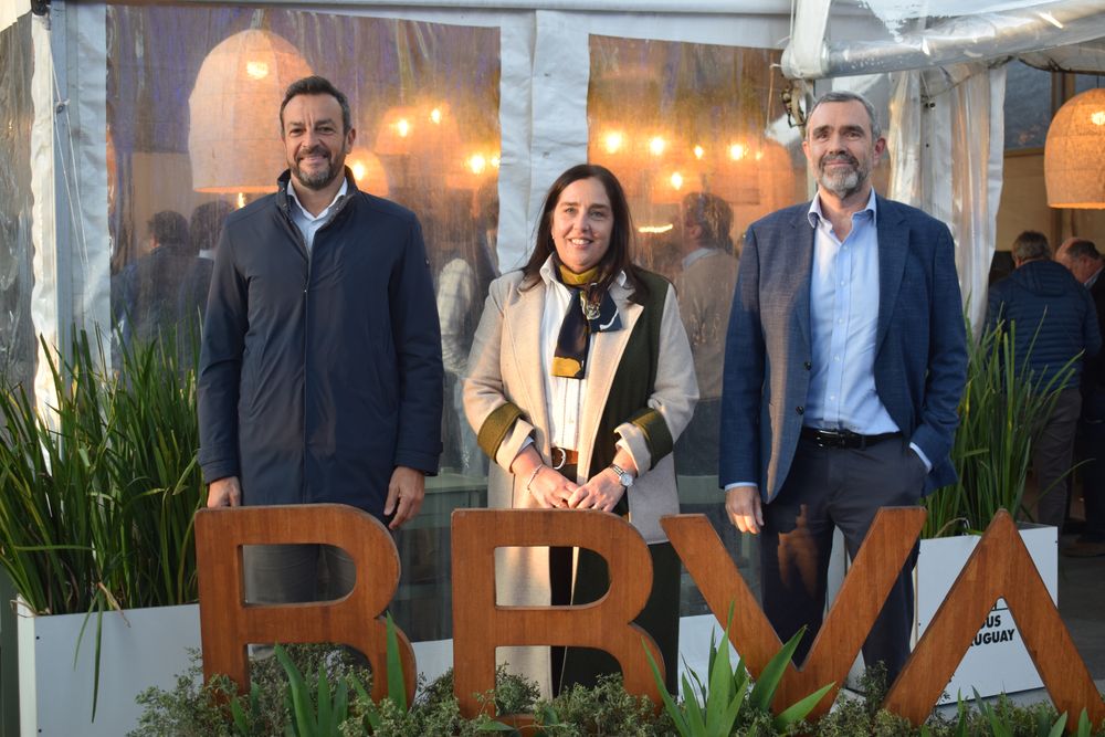 BBVA en Expo Prado: Luis Foix, Director Comercial de BBVA; Ana Laura Márquez, Gerente de Banca Empresa de BBVA; y Alberto Charro, Presidente Ejecutivo de BBVA.