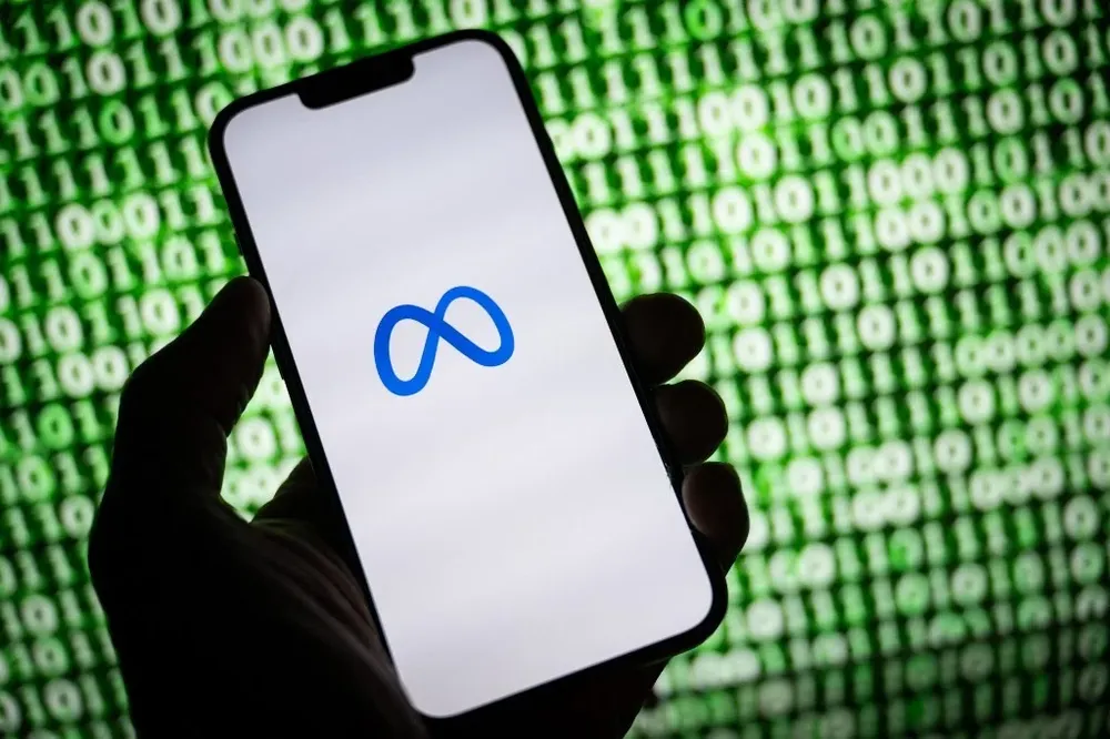 Meta apuntó que los usuarios podrán seguir usando los servicios personalizados gratuitamente mediante publicidad, o suscribir para no ver más los anuncios.