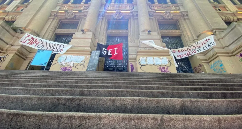 El liceo reabrió sus puertas ayer