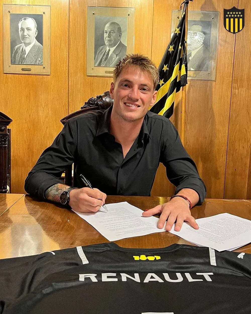 Cardozo renovó su contrato con Peñarol