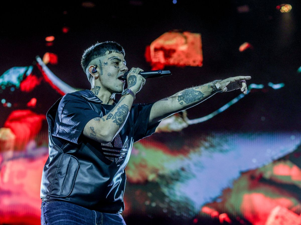 Duki en su histórico recital en el estadio Santiago Bernabeu.