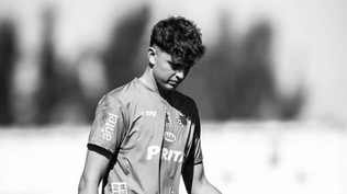 Lucca Rodríguez, golero juvenil de Liverpool