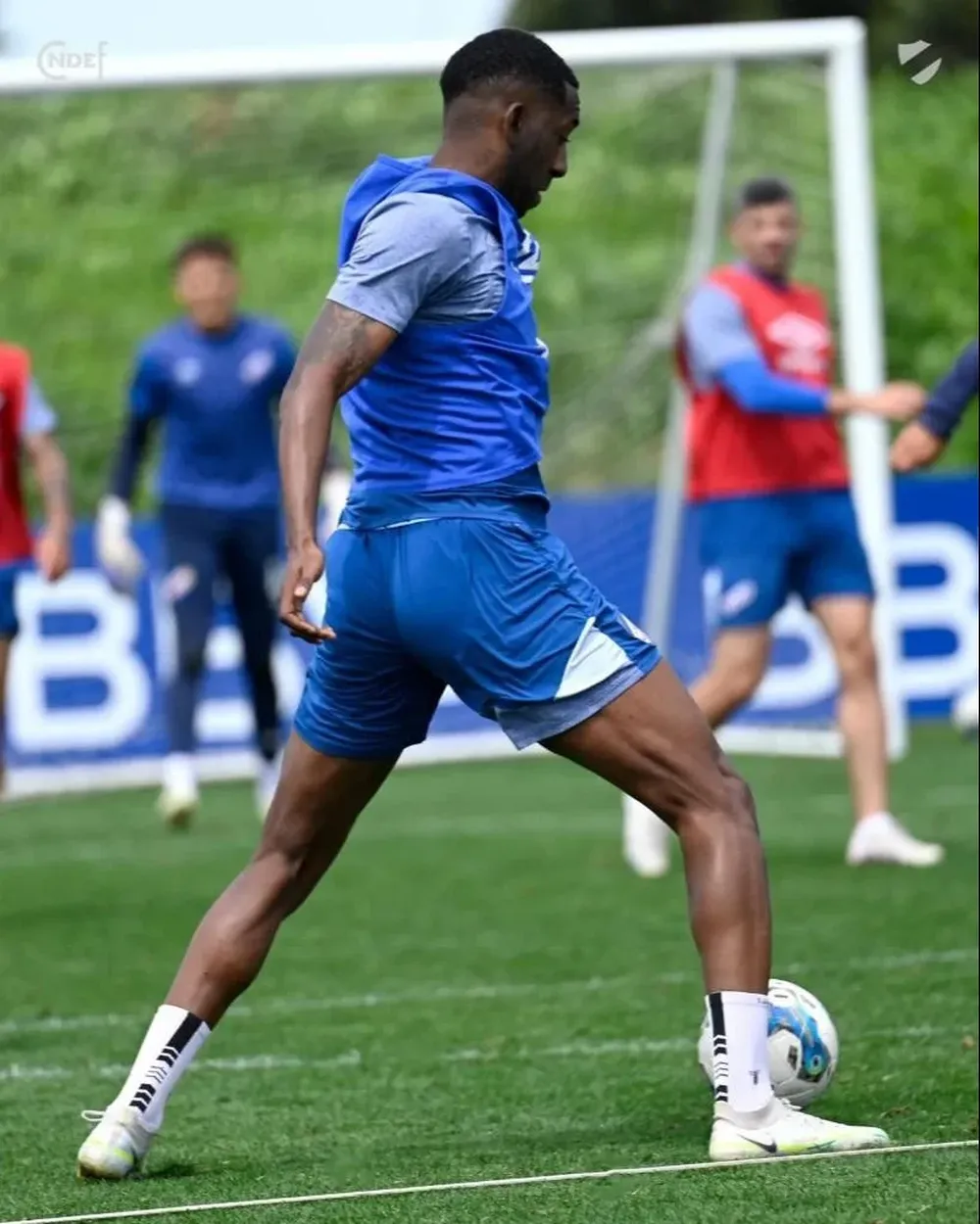 Gonzalo Carneiro en la práctica de Nacional de este martes